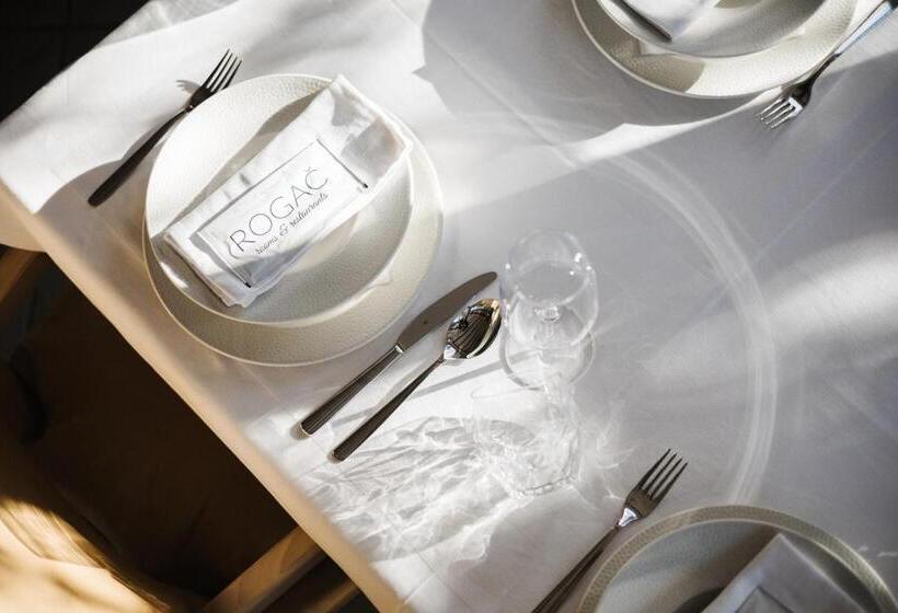 민박 Rogač Rooms & Restaurant