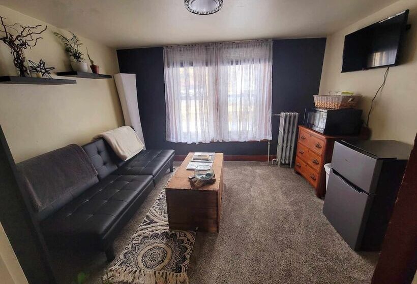 The Pause Bed & Breakfast