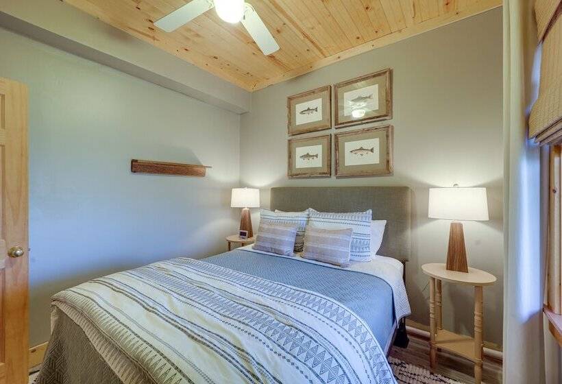 Blowing Rock Escape W/ Covered Deck & Fire Pit