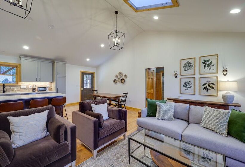 Blowing Rock Escape W/ Covered Deck & Fire Pit