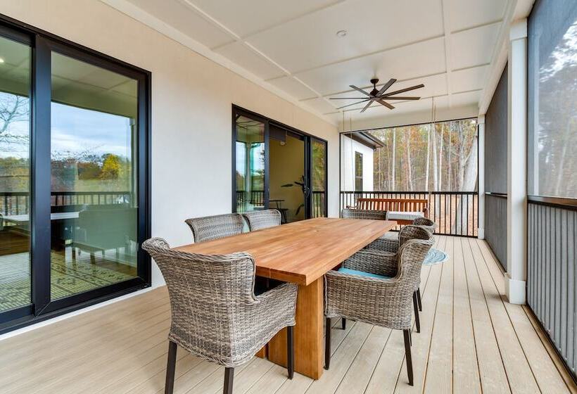 Bright Mooresville Retreat, Steps To Lake Norman!