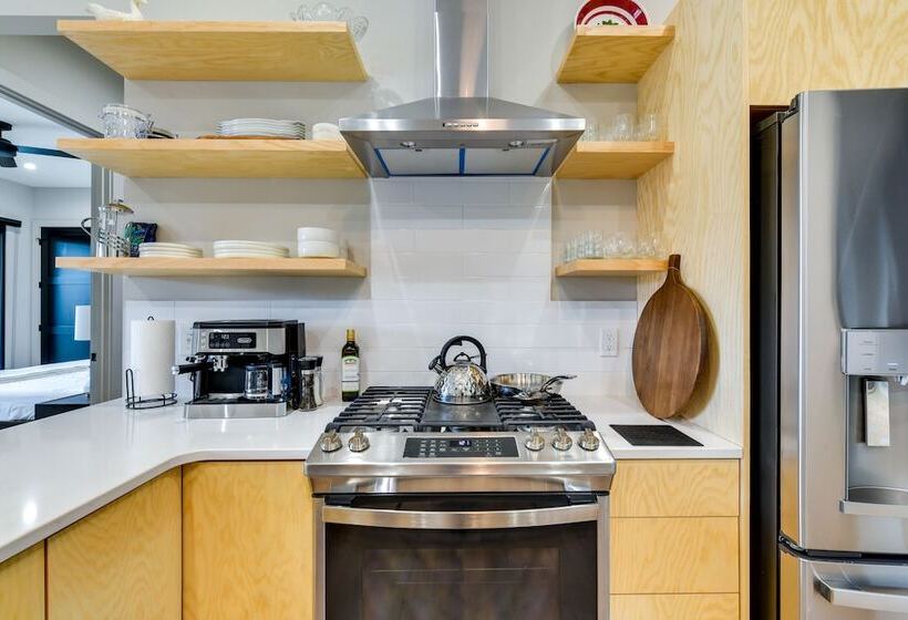 Bright Mooresville Retreat, Steps To Lake Norman!