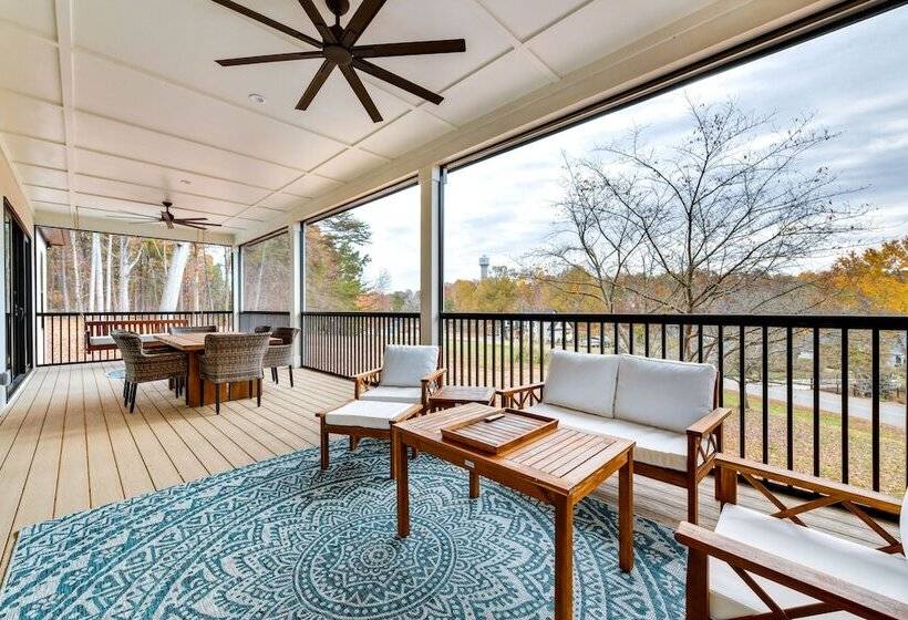 Bright Mooresville Retreat, Steps To Lake Norman!