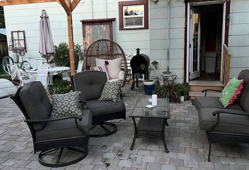 Butte Valley Bed And Breakfast