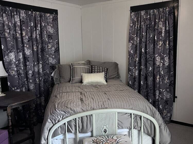 Butte Valley Bed And Breakfast