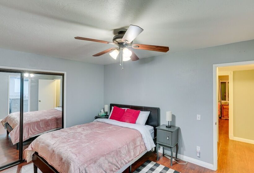 Cabin W/ 2 Decks   3 Mi To Lake Arrowhead Village!