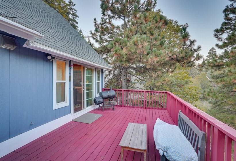 Cabin W/ 2 Decks   3 Mi To Lake Arrowhead Village!