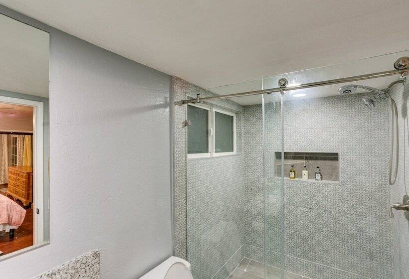 Cabin W/ 2 Decks   3 Mi To Lake Arrowhead Village!