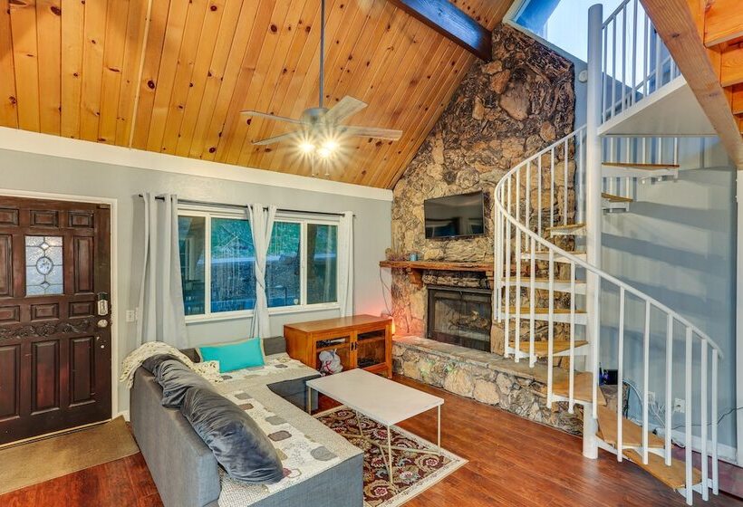 Cabin W/ 2 Decks   3 Mi To Lake Arrowhead Village!