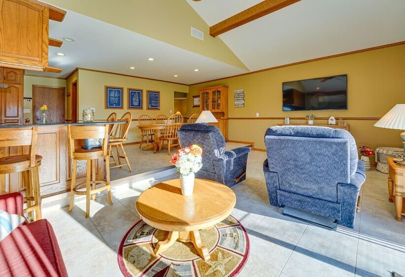 Canal Front Clay Township Gem: Boat & Jet Ski Lift