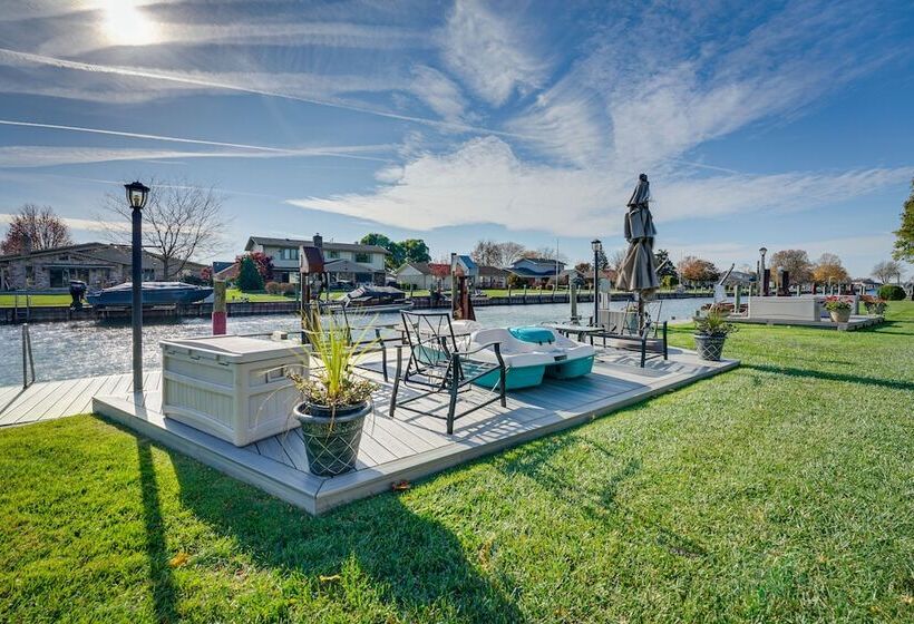 Canal Front Clay Township Gem: Boat & Jet Ski Lift