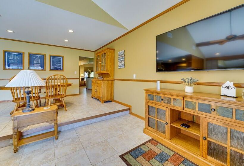 Canal Front Clay Township Gem: Boat & Jet Ski Lift