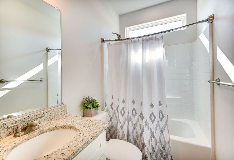 Cape Charles Home: 4 Mi To Kiptopeke State Park!