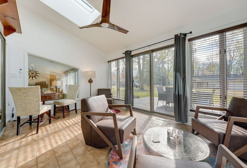 Cassopolis Vacation Home Walk To Diamond Lake!