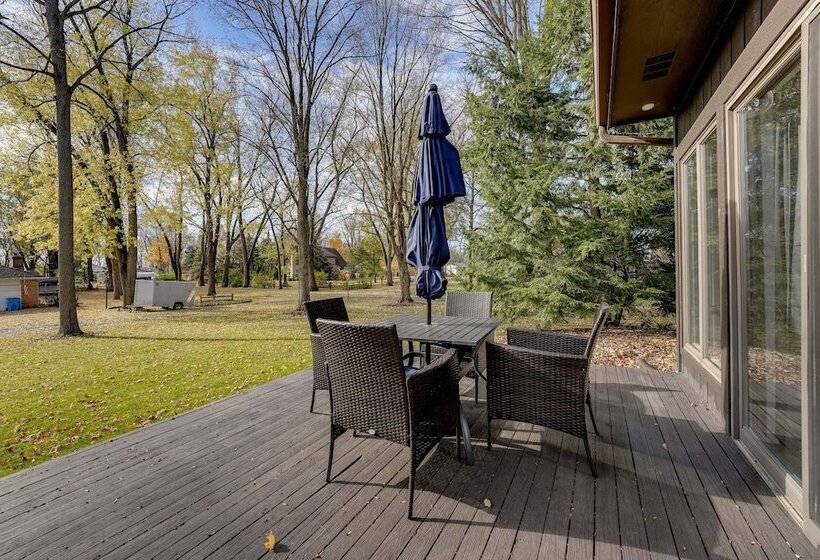 Cassopolis Vacation Home Walk To Diamond Lake!