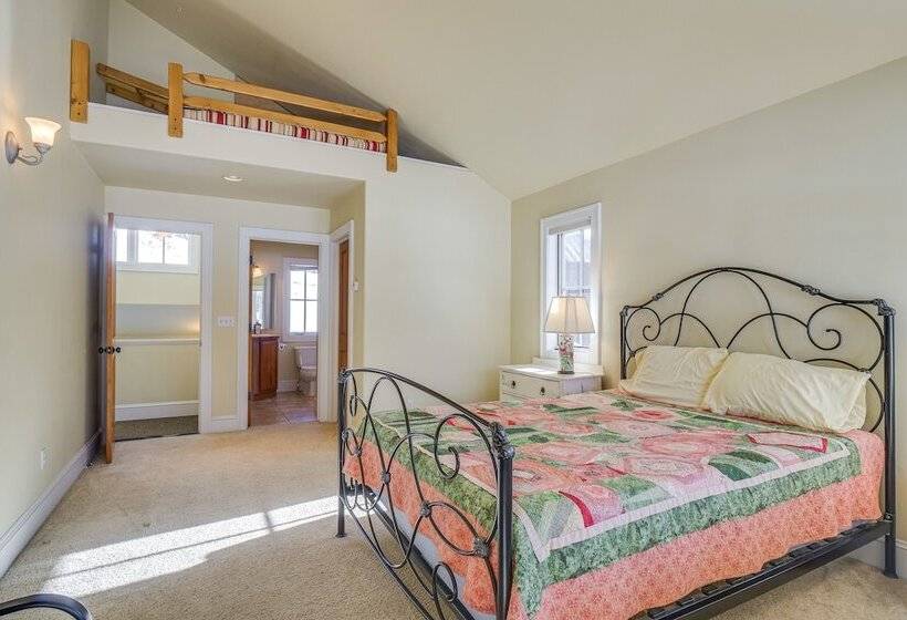 Cb Trailhouse Walk To Meridian Lake!