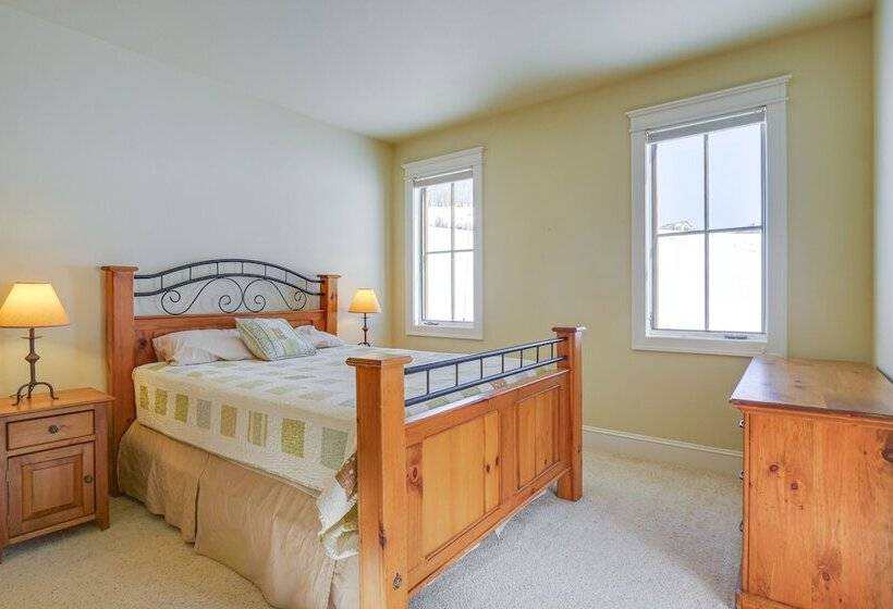 Cb Trailhouse Walk To Meridian Lake!