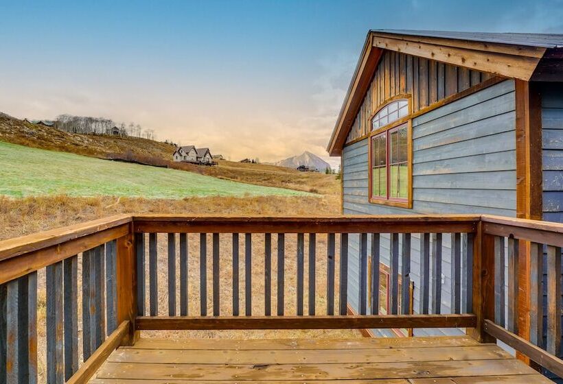 Cb Trailhouse Walk To Meridian Lake!