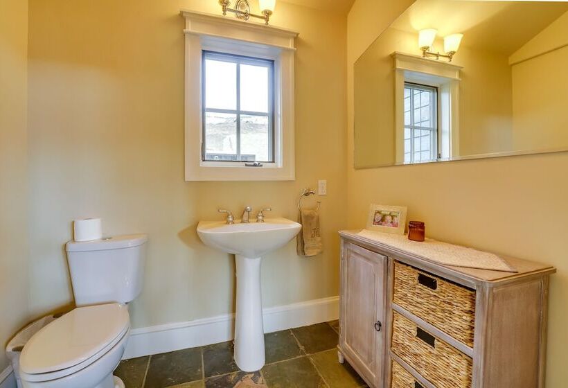 Cb Trailhouse Walk To Meridian Lake!