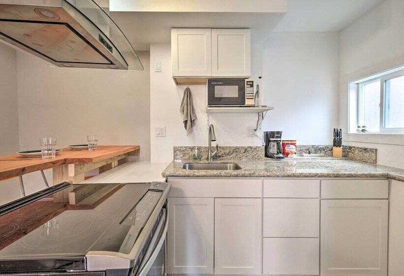 Charming Abode W/ Patio 5 Minutes To Balboa Park!