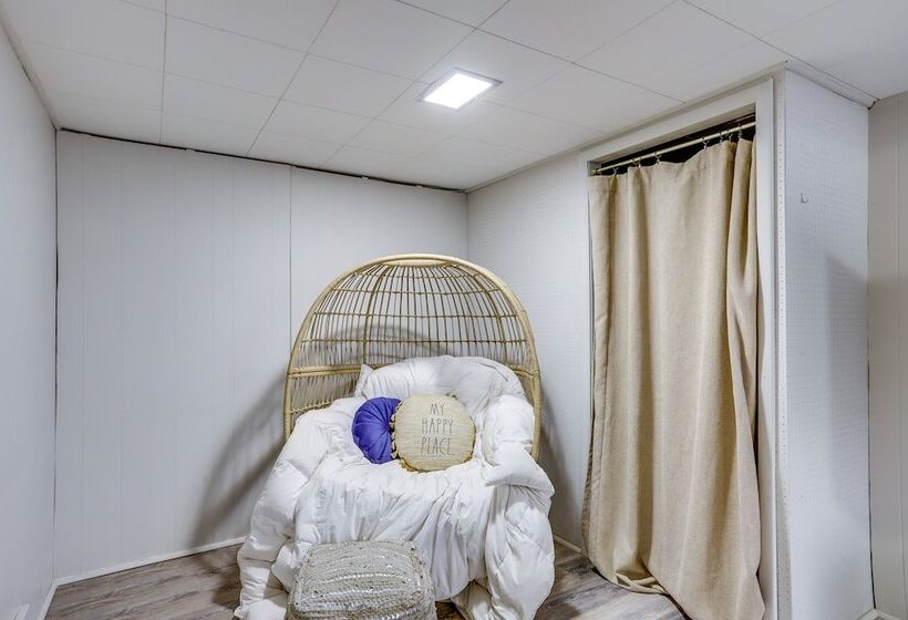 Charming Arnold Home W/ Patio & Chicken Coop!