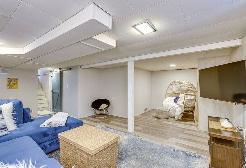 Charming Arnold Home W/ Patio & Chicken Coop!