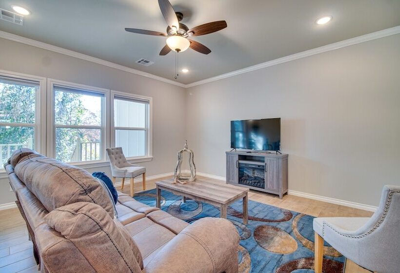 Charming Grove Home W/ Deck Near Grand Lake!