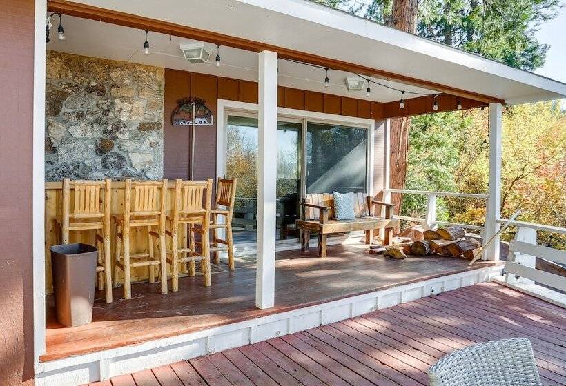 Charming Home W/ Private Dock On Lake Almanor!