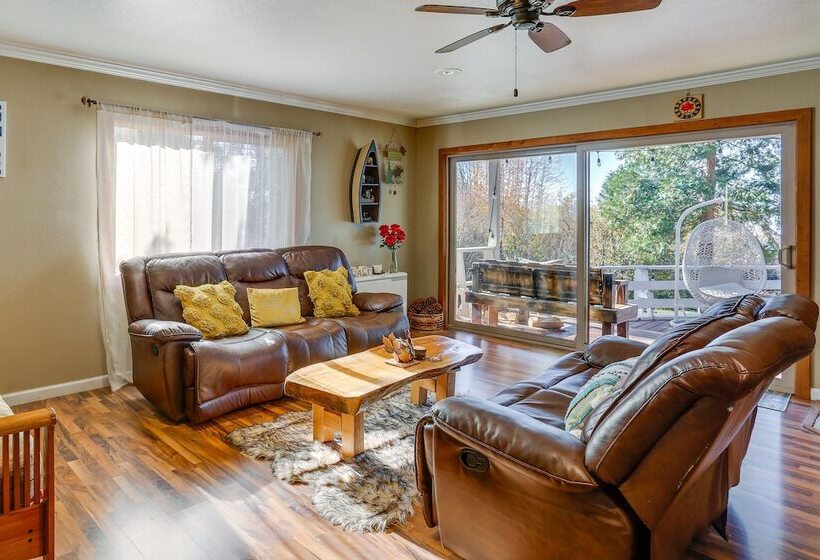 Charming Home W/ Private Dock On Lake Almanor!