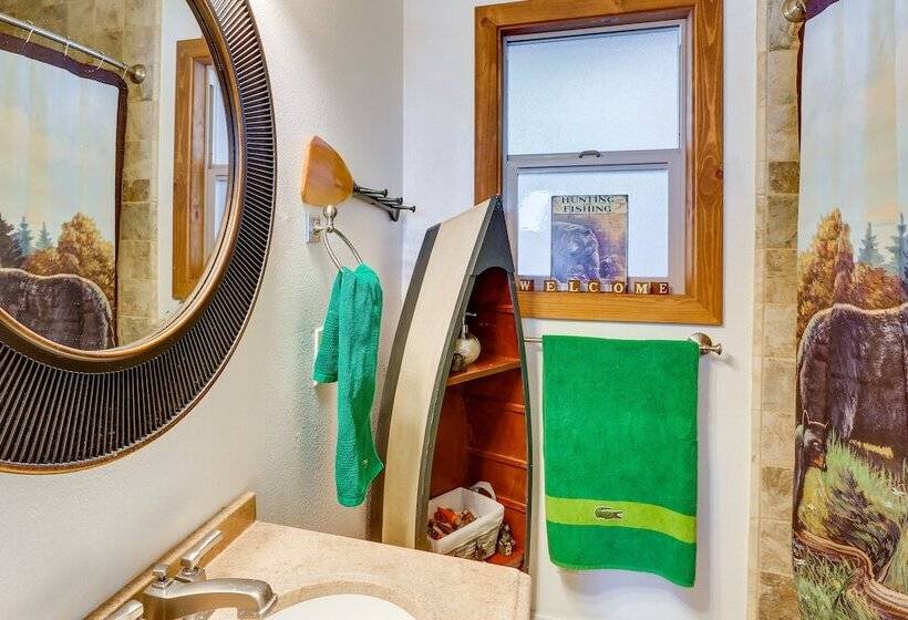 Charming Home W/ Private Dock On Lake Almanor!