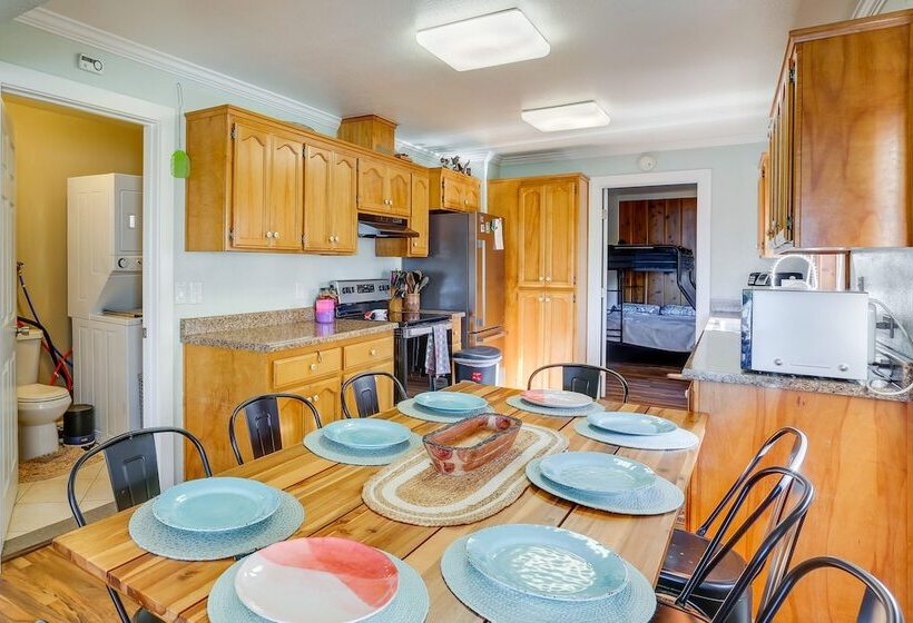 Charming Home W/ Private Dock On Lake Almanor!