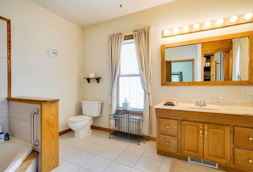 Charming Osseo Hideaway W/ Private Deck & Yard!