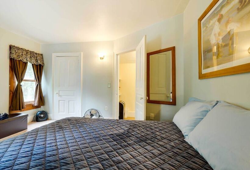 Charming Osseo Hideaway W/ Private Deck & Yard!