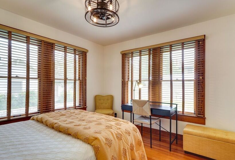 Charming Single Story Home In Historic Georgetown