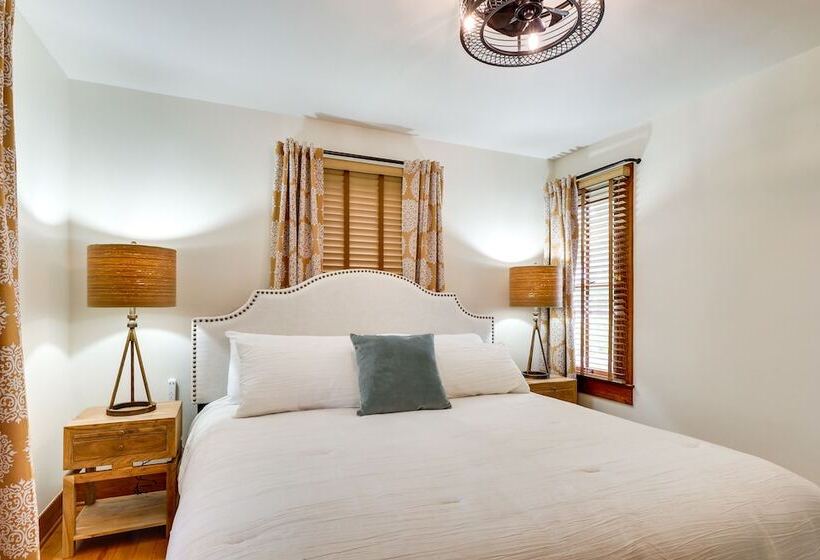 Charming Single Story Home In Historic Georgetown