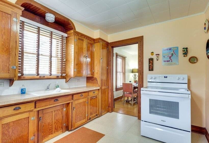 Charming Single Story Home In Historic Georgetown