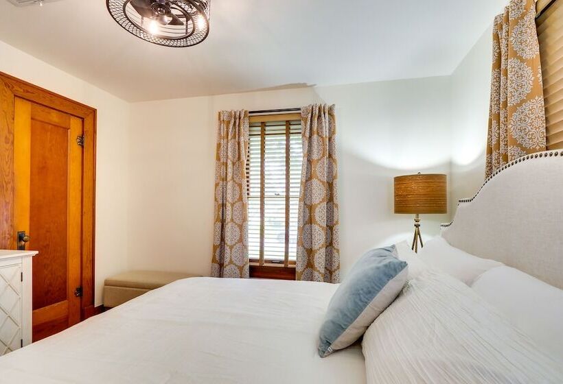 Charming Single Story Home In Historic Georgetown