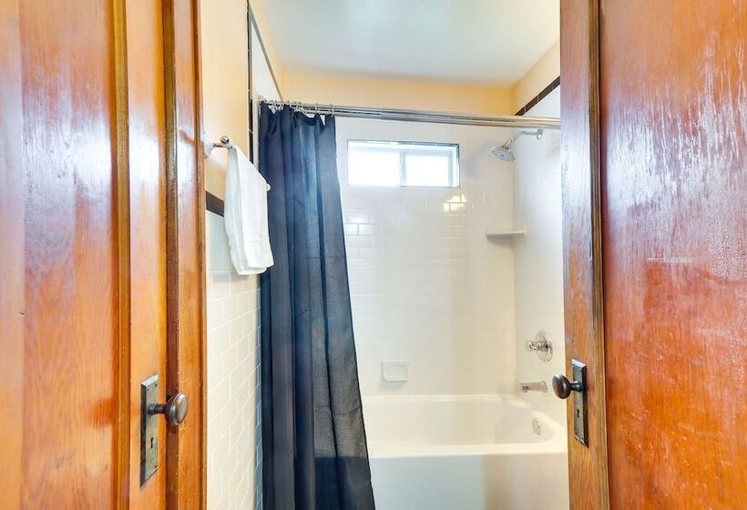 Charming Single Story Home In Historic Georgetown