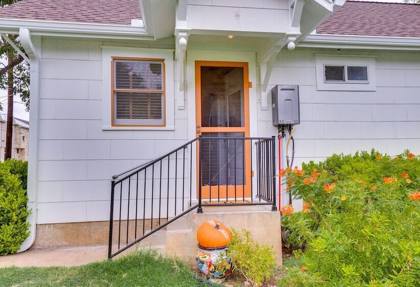 Charming Single Story Home In Historic Georgetown