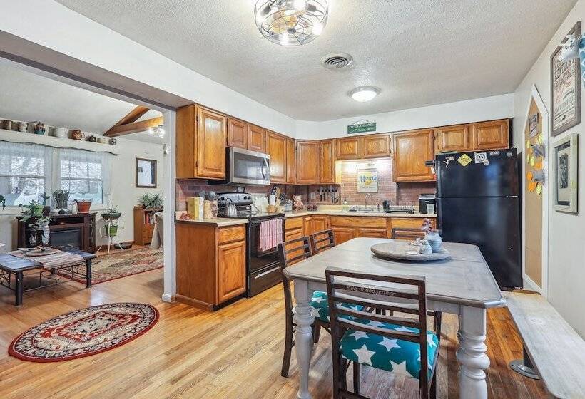 Charming Union Home W/ Backyard, Fire Pit!