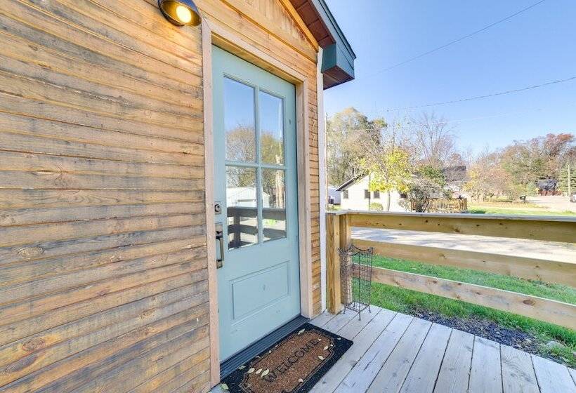 Chic Harrison Home: Walk To Wilson State Park!