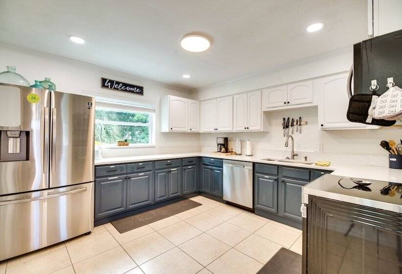 Chic Melbourne Cottage W/ Fire Pit, 4 Mi To Beach!