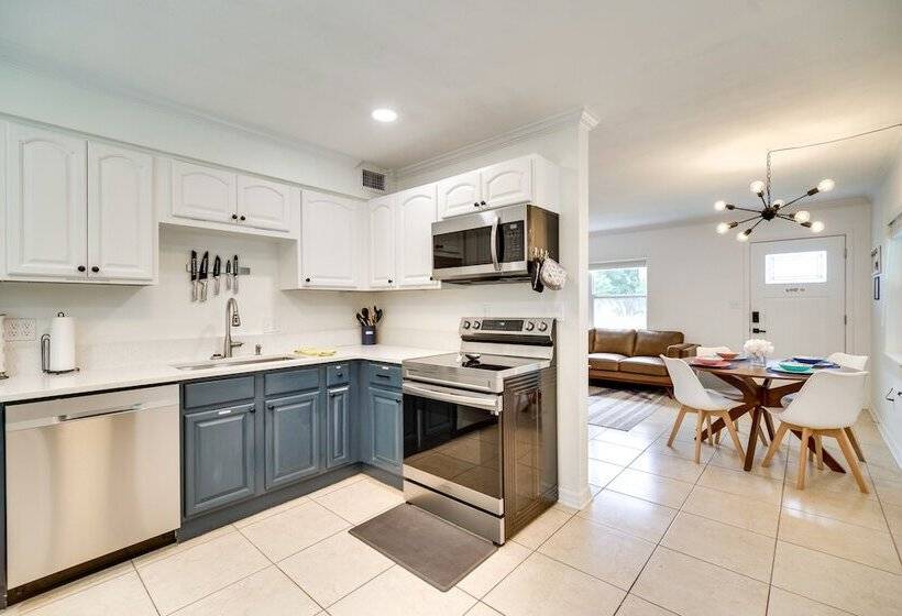 Chic Melbourne Cottage W/ Fire Pit, 4 Mi To Beach!