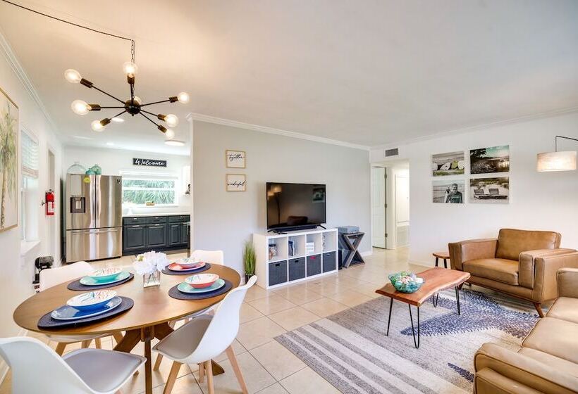 Chic Melbourne Cottage W/ Fire Pit, 4 Mi To Beach!