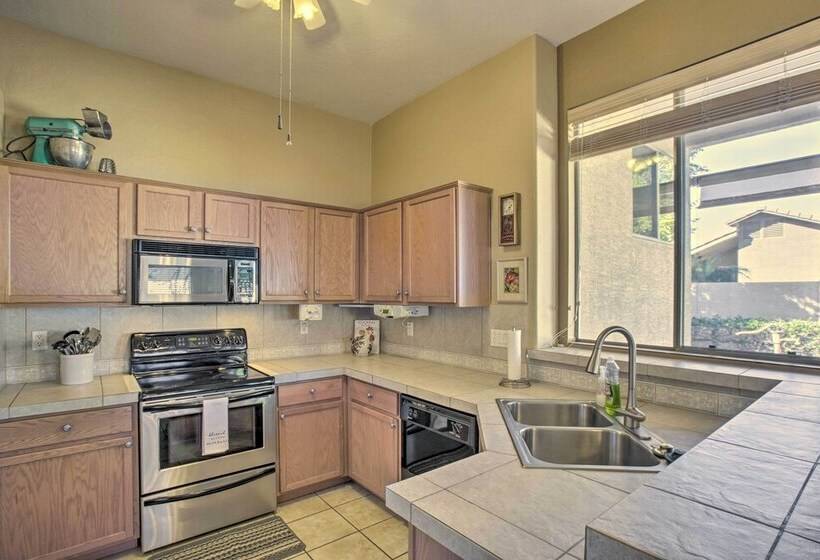 Comfortable Phoenix Area Home On Golf Course!