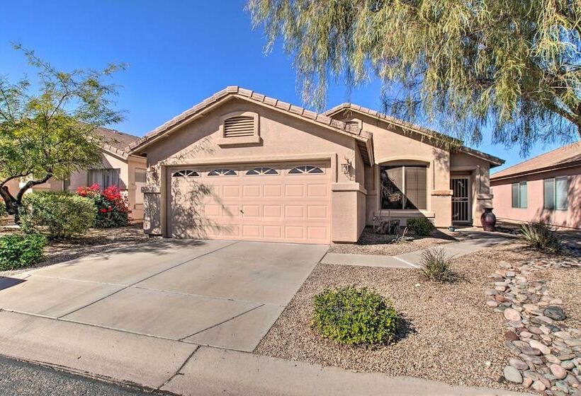 Comfortable Phoenix Area Home On Golf Course!