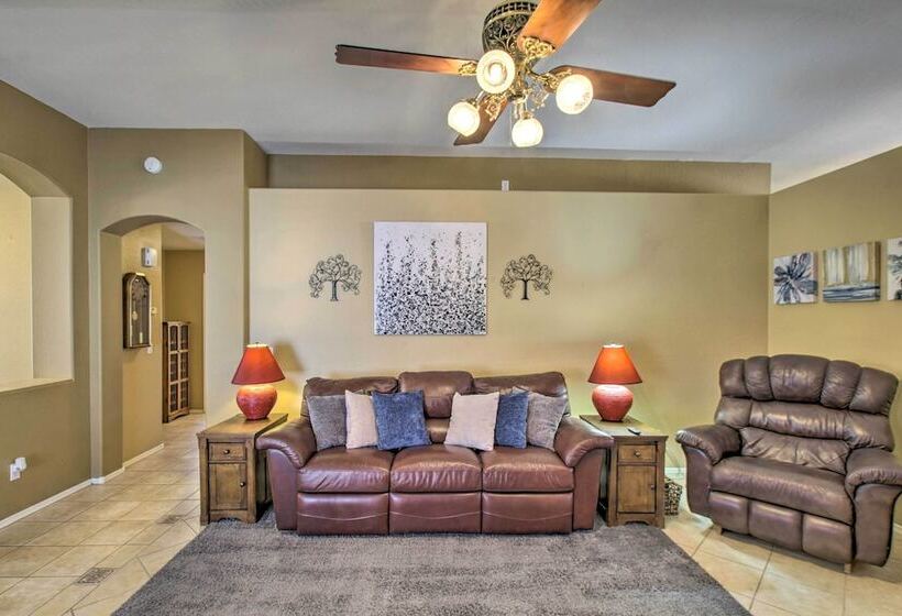 Comfortable Phoenix Area Home On Golf Course!