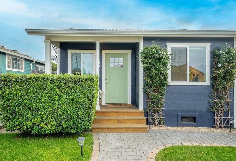 Charming 2 Bdr Seaside Cottage 5 Min To Beach!