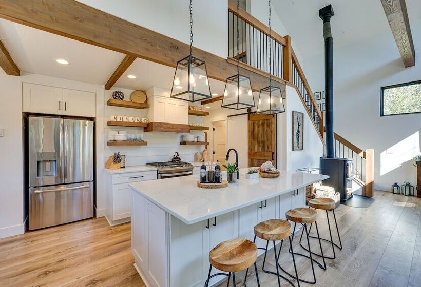 Cozy Cabin Nestled At The Base Of Tamarack Resort!