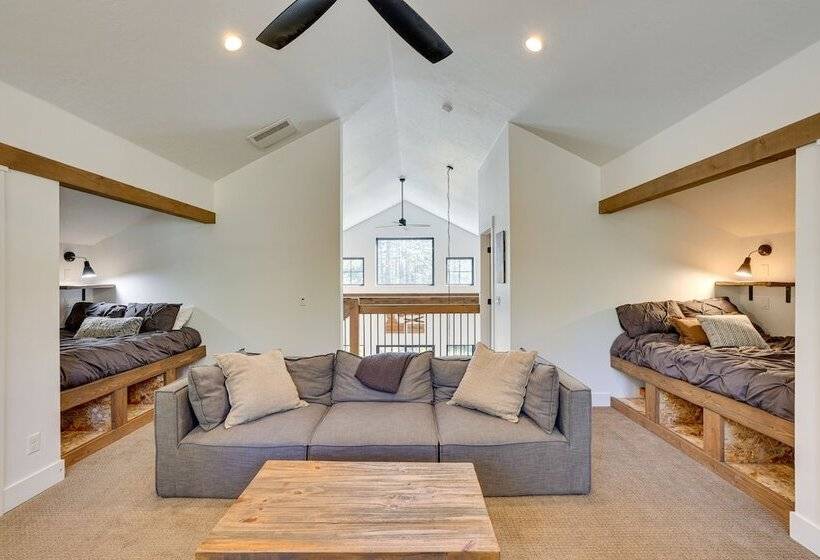 Cozy Cabin Nestled At The Base Of Tamarack Resort!